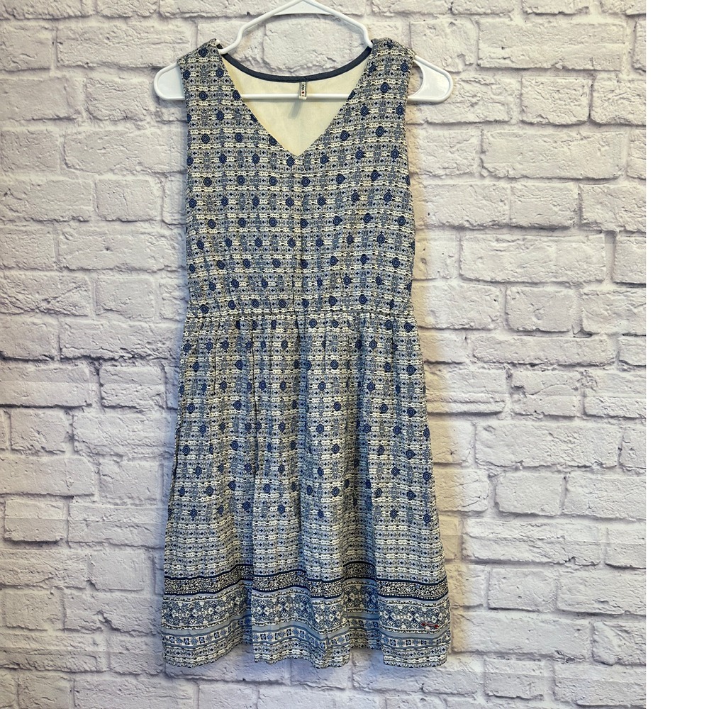 19 Cooper Mini Vneck Sun Dress Sleeveless Blue and White Size Medium EUC